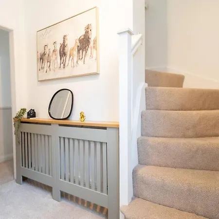 Hanson House - Prime Location - Free Parking, Fast Wifi, Smarttv With Netflix By Yoko Redcar