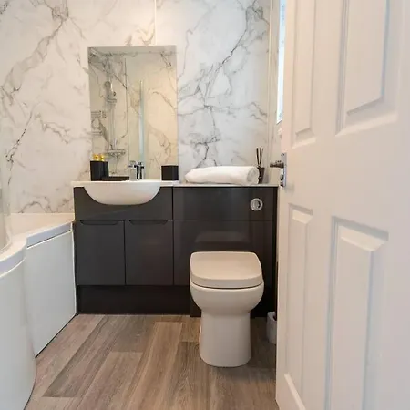 Hanson House - Prime Location - Free Parking, Fast Wifi, Smarttv With Netflix By Yoko *